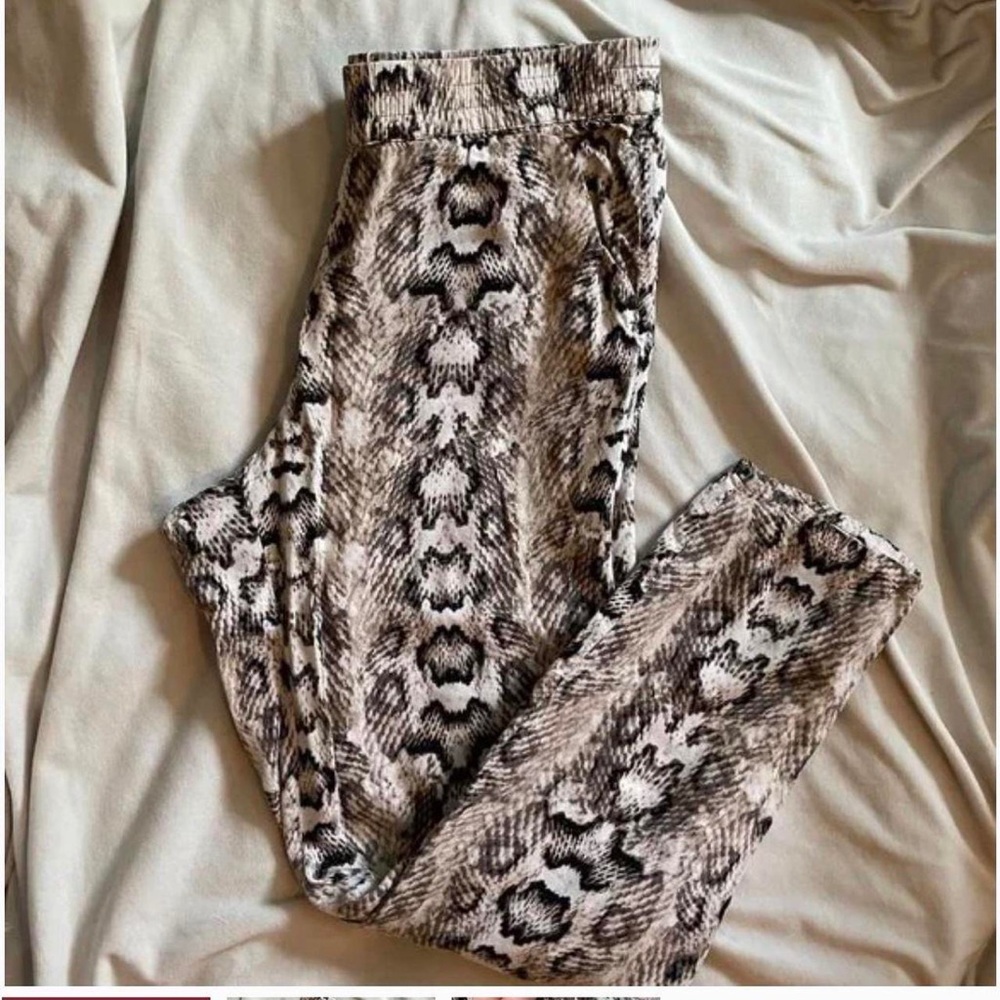 Loose snake skin pants